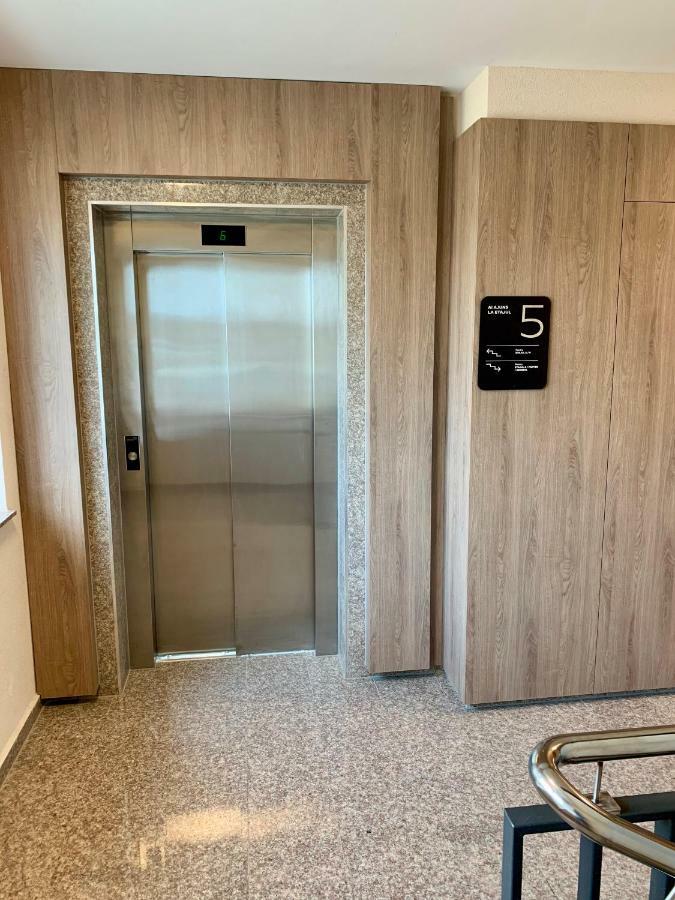 Modern Studio Coresi Lägenhet Braşov Exteriör bild