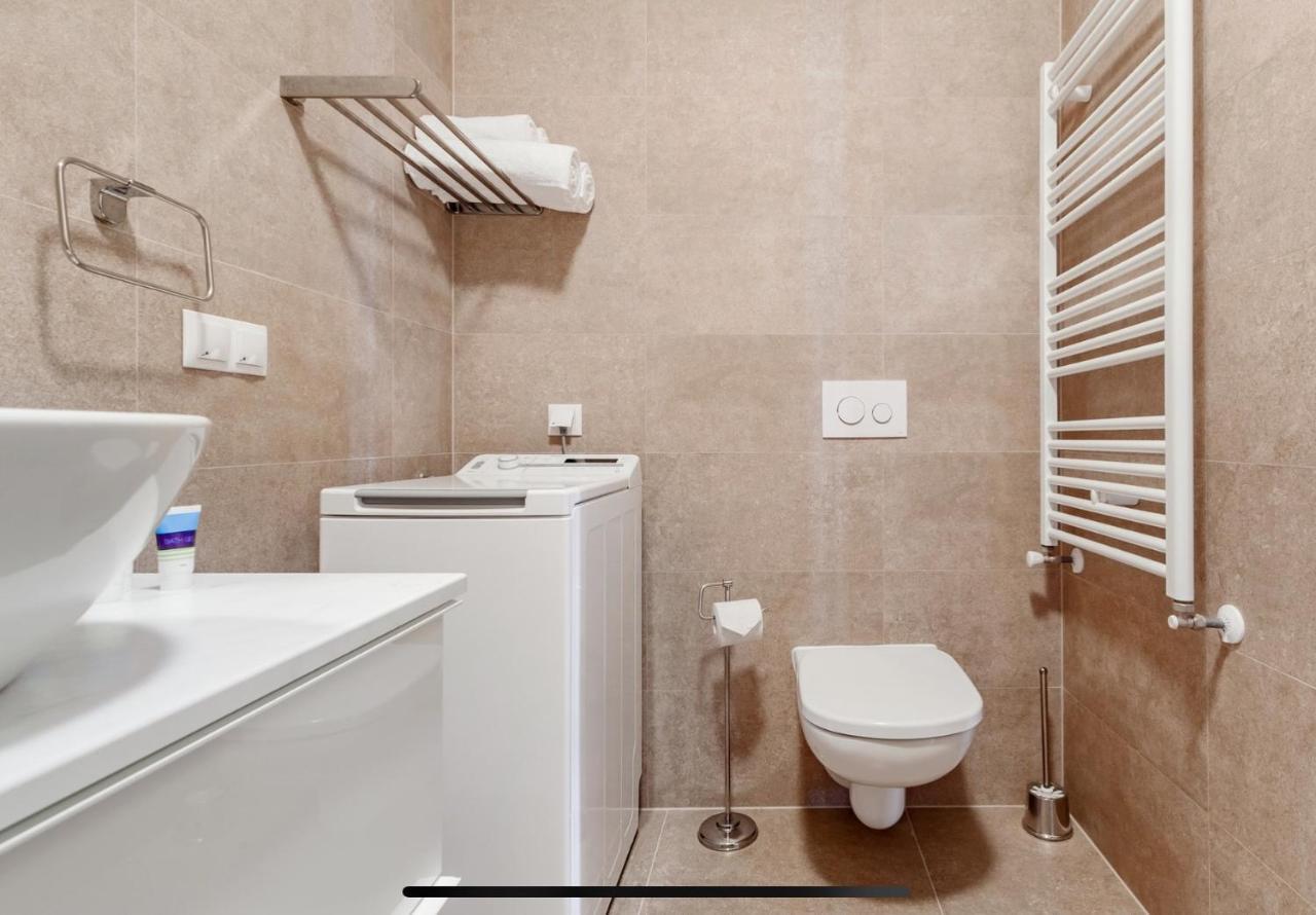 Modern Studio Coresi Lägenhet Braşov Exteriör bild